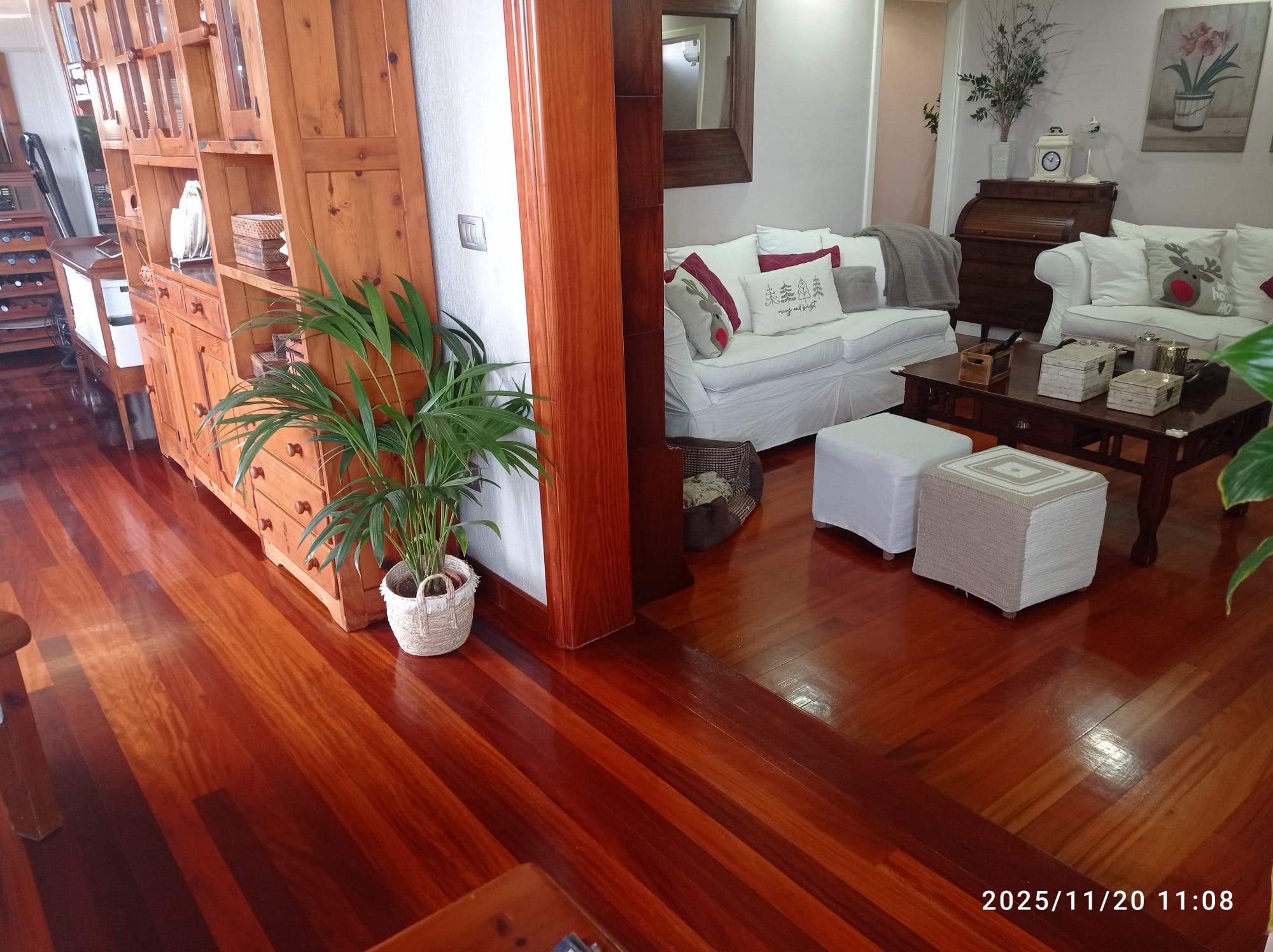 Instalación de tarima maciza en apartamento en Gran Canaria