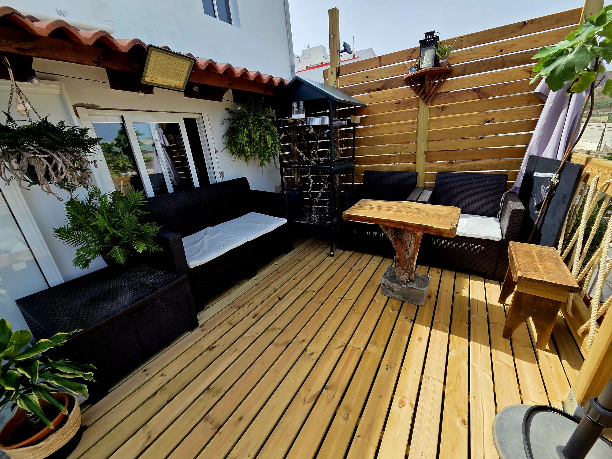 Tarima exterior de madera tratada en autoclave en Gran Canaria